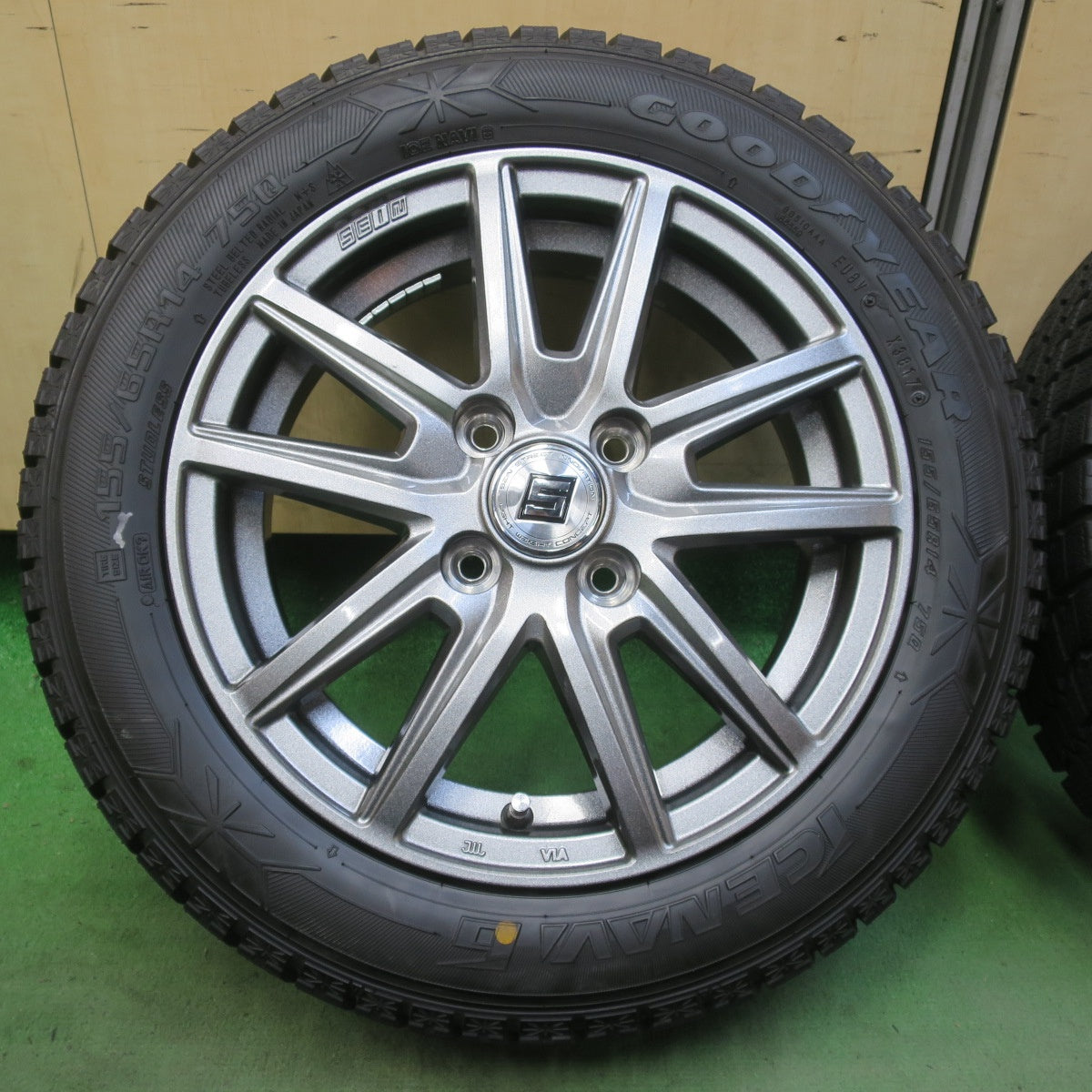 ほぼ未使用！キレイ★スタッドレス 155/65R14 グッドイヤー アイスナビ6 SEIN SS ザイン 14インチ PCD100/4H★6051009イス