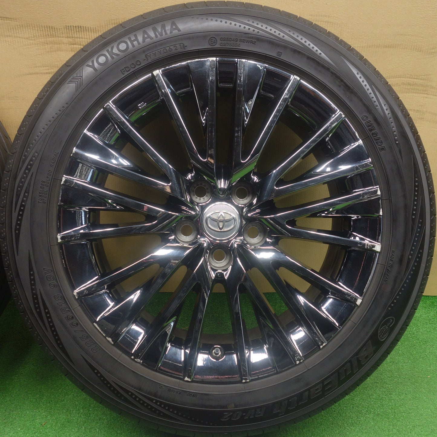 バリ溝！9.5分★トヨタ 220系 クラウン Gエグゼクティブ 純正 225/55R18 ヨコハマ ブルーアース RV-02 18インチ PCD114.3/5H★6041504KTノ