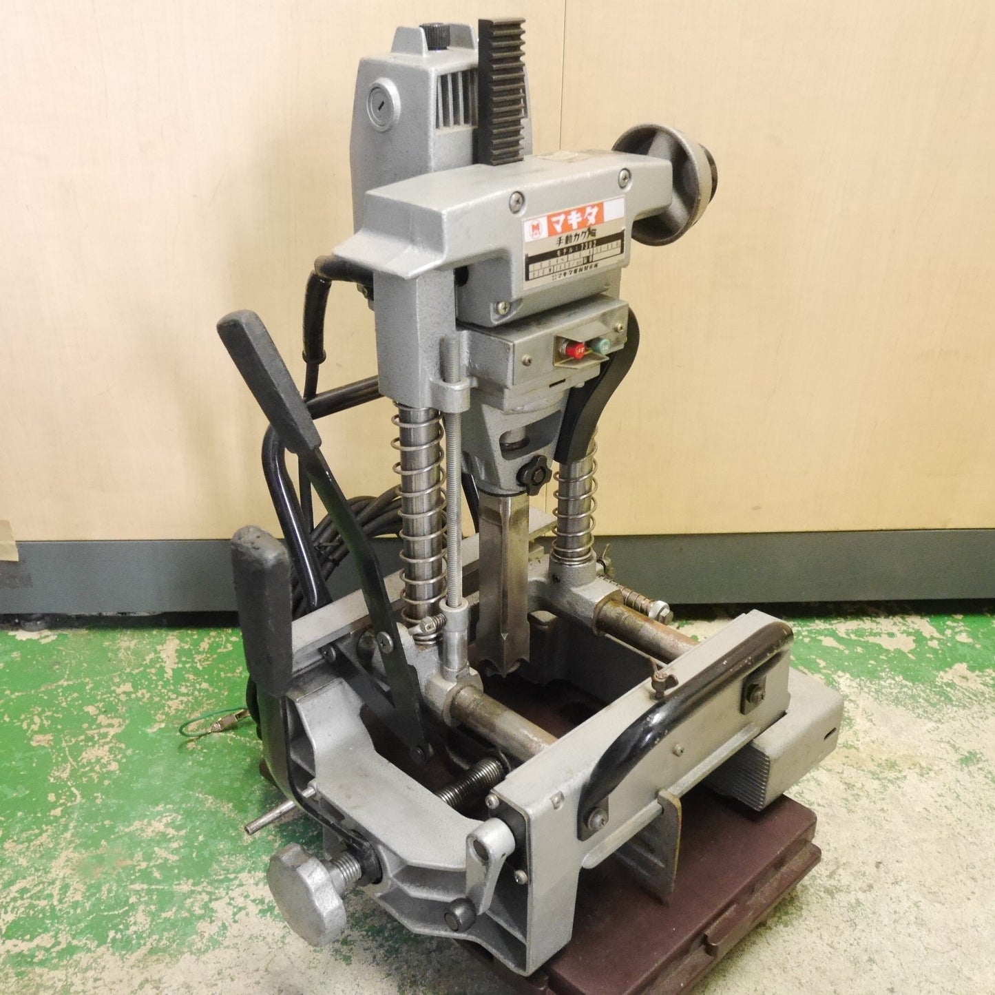 [送料無料] ☆マキタ 手動 カクノミ 7302 電動 工具 角のみ 角ノミ 穴あけ makita☆
