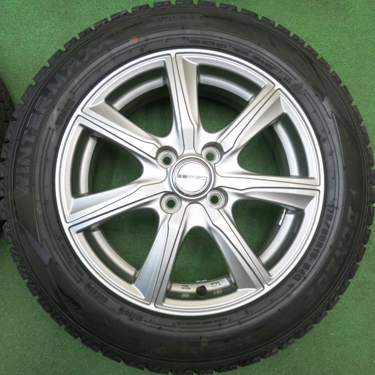バリ溝！23年！9.5分★スタッドレス 175/65R15 ダンロップ ウインターマックス WM02 PRD 社外 アルミ 15インチ PCD100/4H★6012501HAス