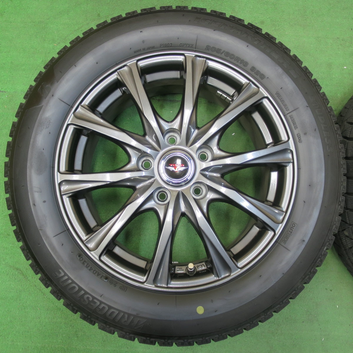 [送料無料] バリ溝！21年！キレイ！9.5分以上★スタッドレス 205/60R16 ブリヂストン アイスパートナー2 TEAD テッド 16インチ PCD114.3/5H★4111308イス