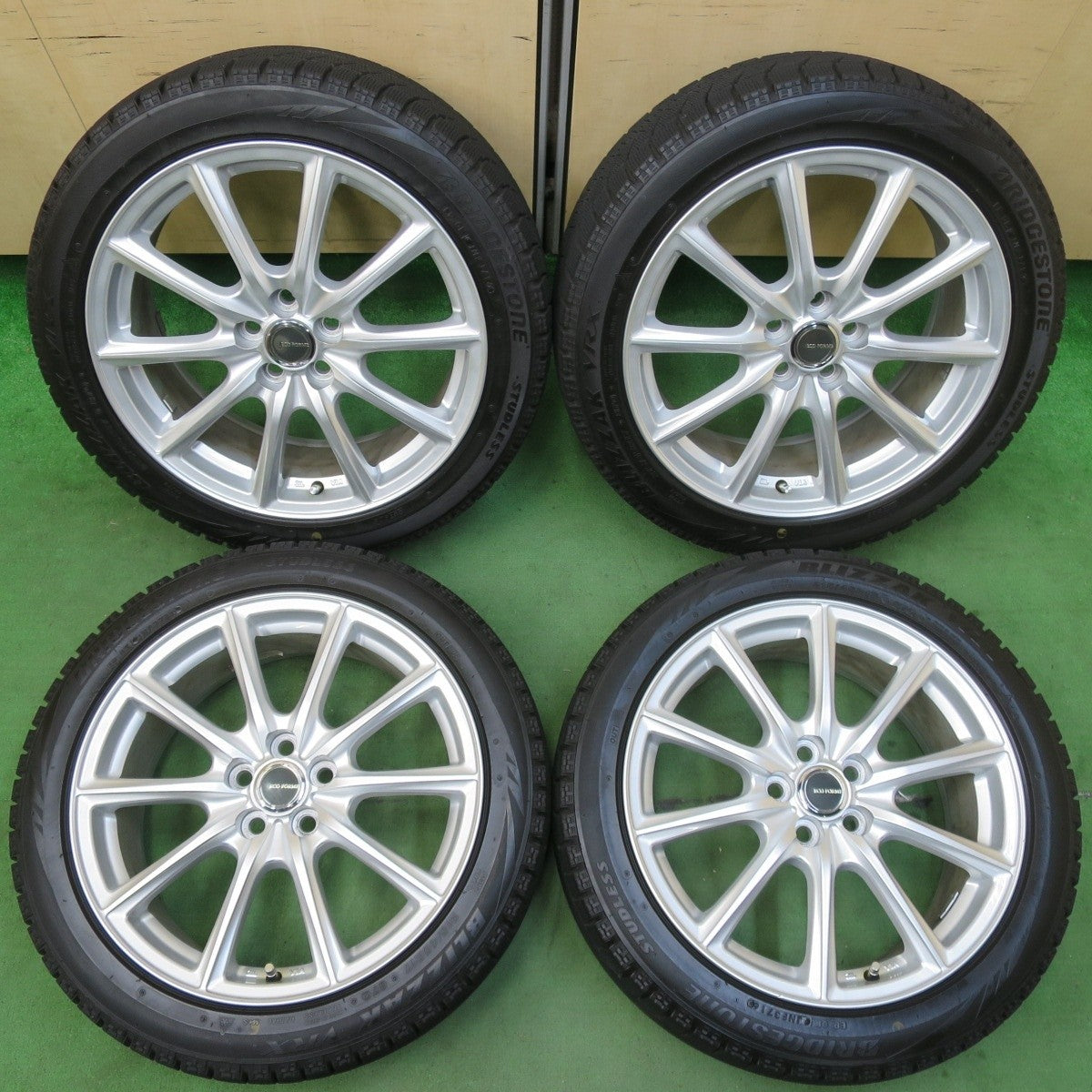 バリ溝！キレイ！9.5分★プリウス 等 215/45R17 スタッドレス ブリヂストン ブリザック VRX ECO FORME エコフォルム 17インチ PCD100/5H★5021707イス