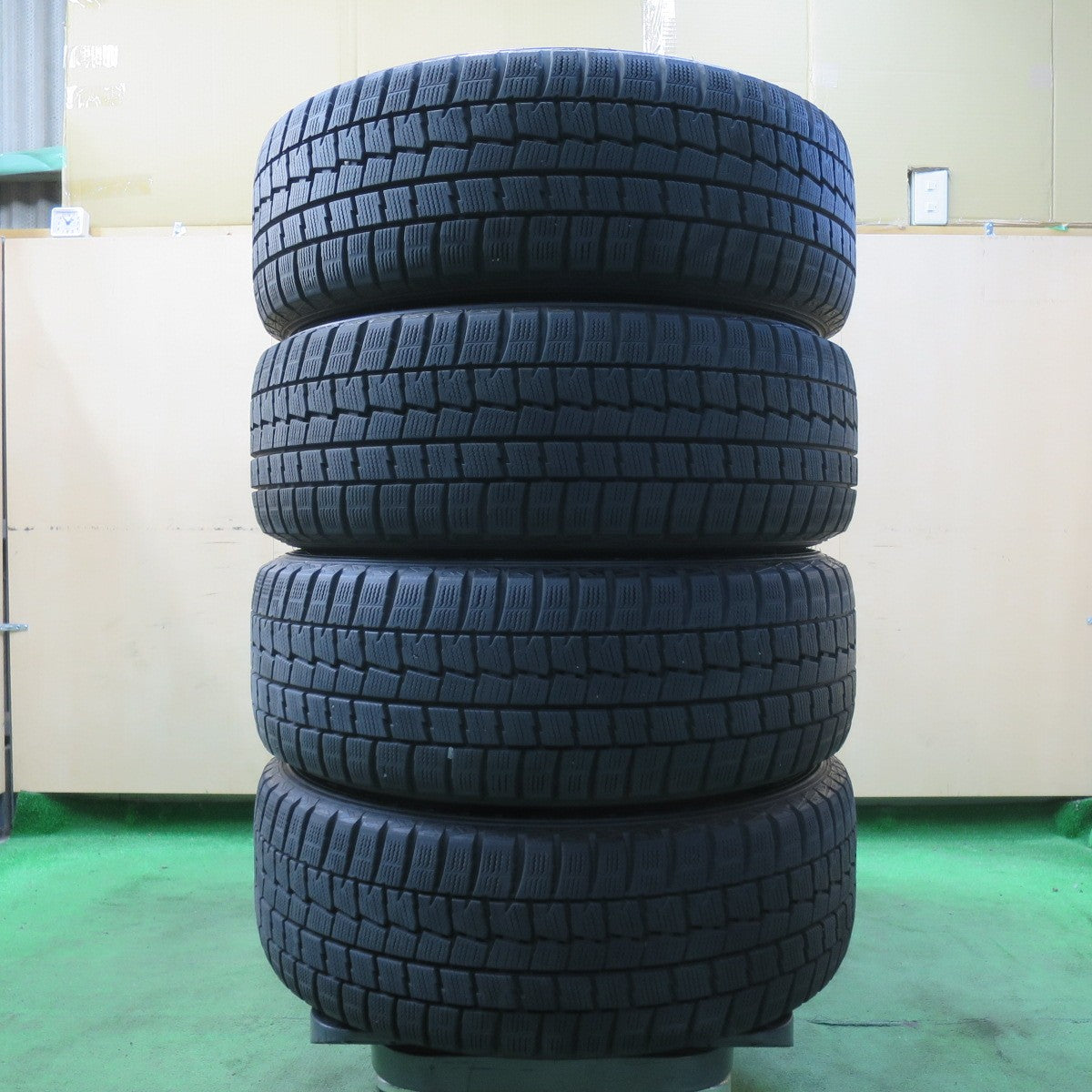 [送料無料] バリ溝！キレイ！9分★ボルボ 等 EUROTECH 225/50R17 スタッドレス ダンロップ ウインターマックス WM01 ユーロテック 17インチ PCD108/5H★5012512イス
