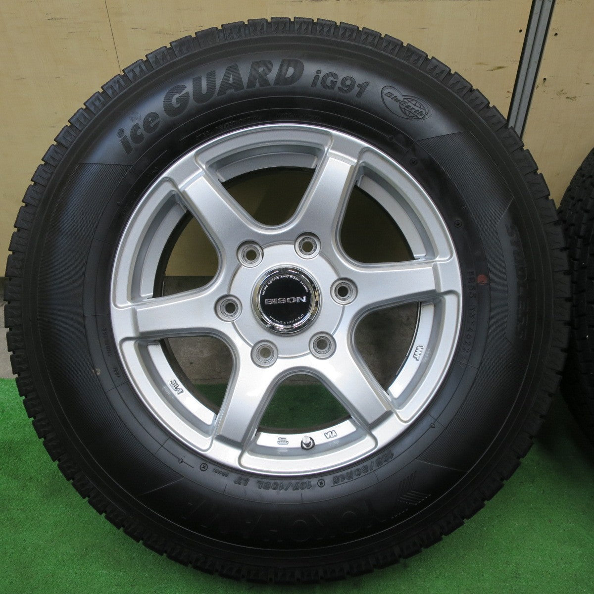 バリ溝！22年！キレイ！9.5分★スタッドレス 195/80R15 107/105L ヨコハマ アイスガード iG91 BISON バイソン 15インチ PCD139.7/6H★5062803TTス