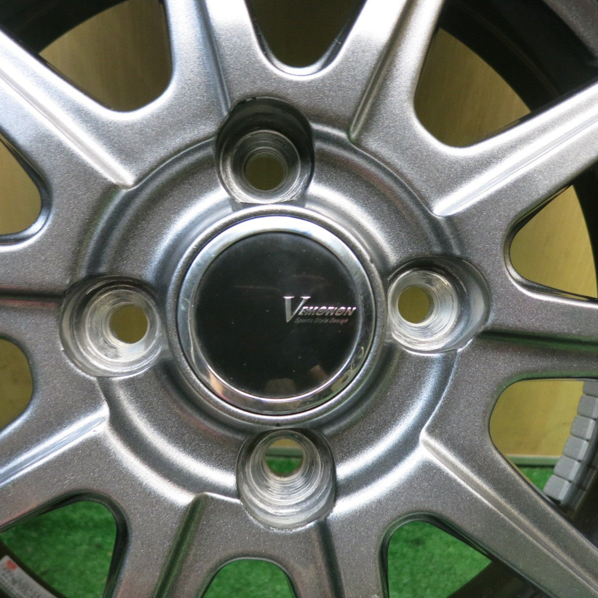 バリ溝！ほぼ10分★スタッドレス 165/65R15 ダンロップ ウインターマックス WM02 VEMOTION Vエモーション 軽サイズ タフト 等 PCD100/4H★5081602HAス