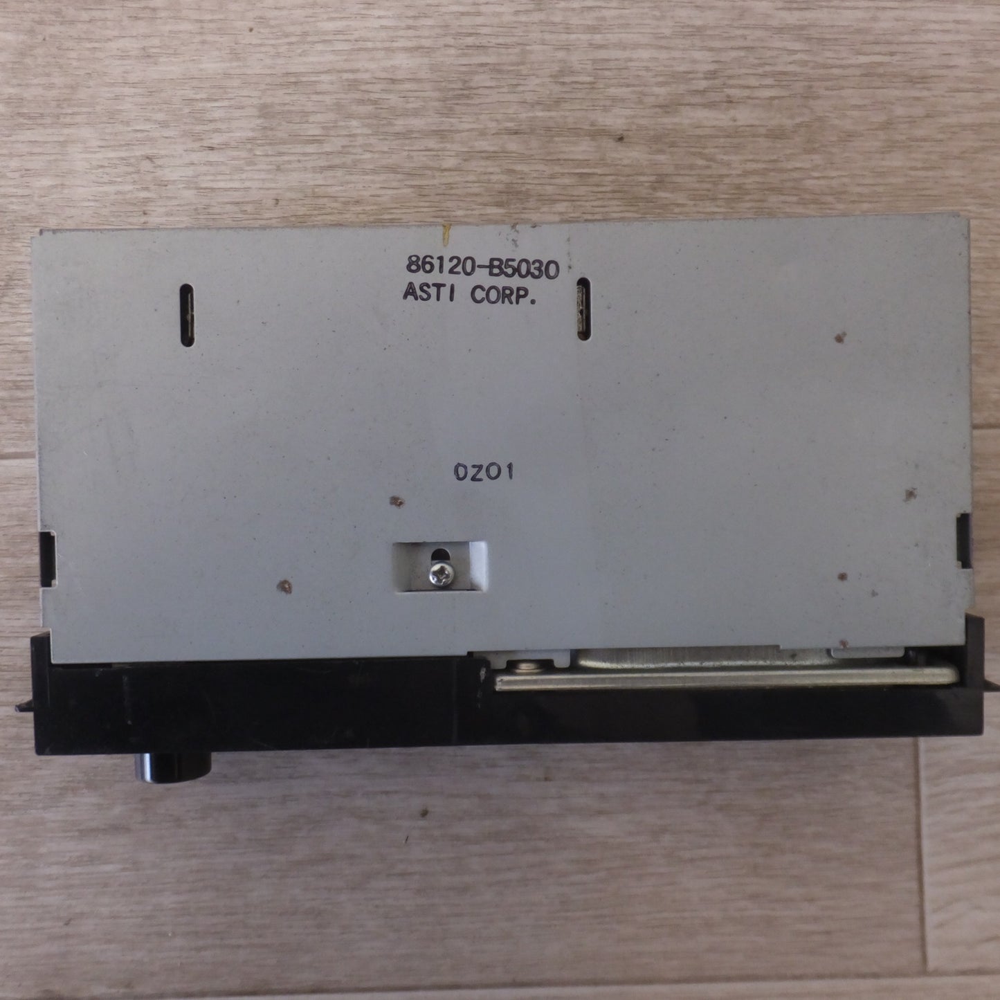 [送料無料] ★ASTI製 ダイハツ 純正 スピーカー内蔵 AM/FMラジオ 86120-B5030[14-3]★