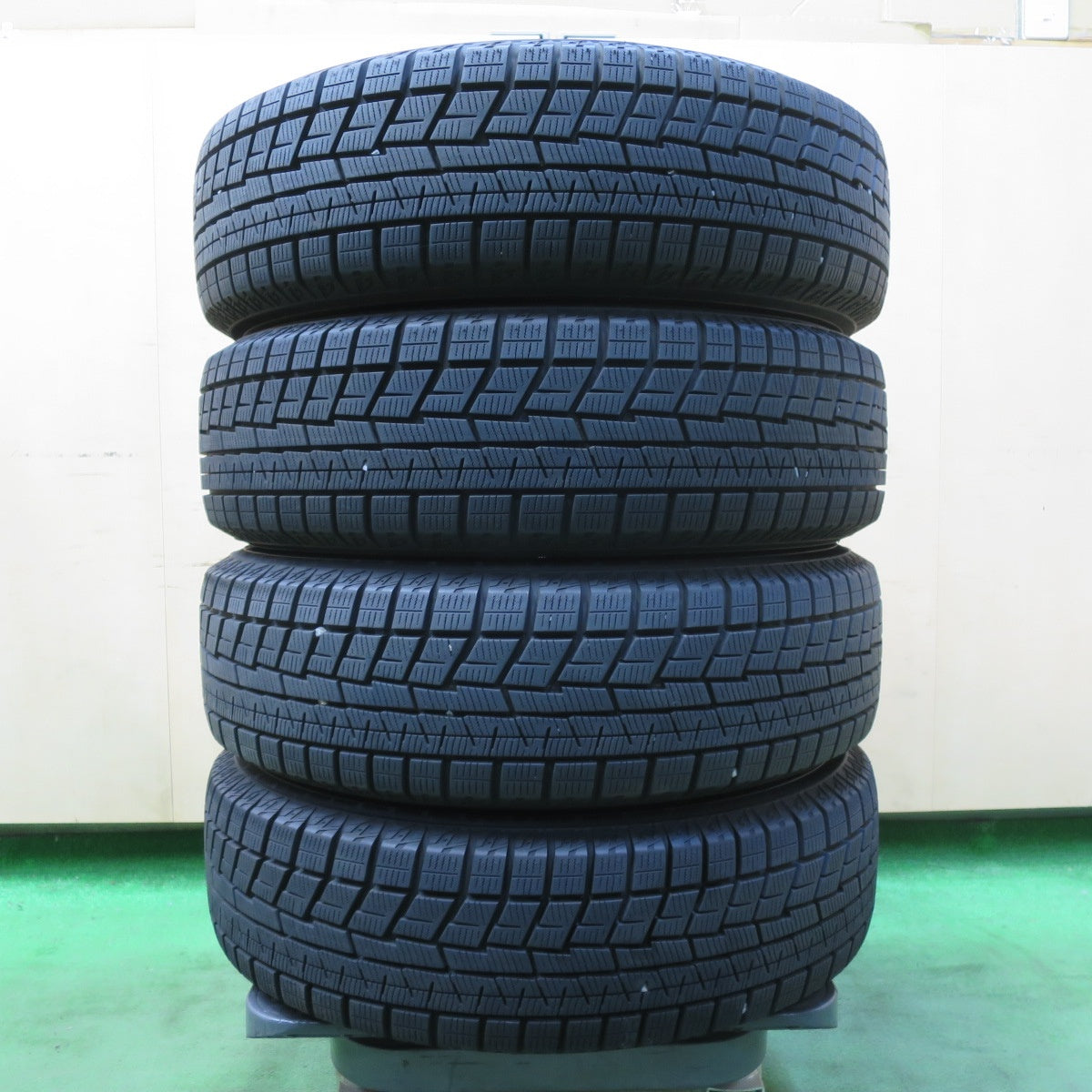 バリ溝！23年！キレイ！9.5分★スタッドレス 175/65R15 ヨコハマ アイスガード iG60 GreenTech グリーンテック 15インチ PCD100/4H★5062903イス