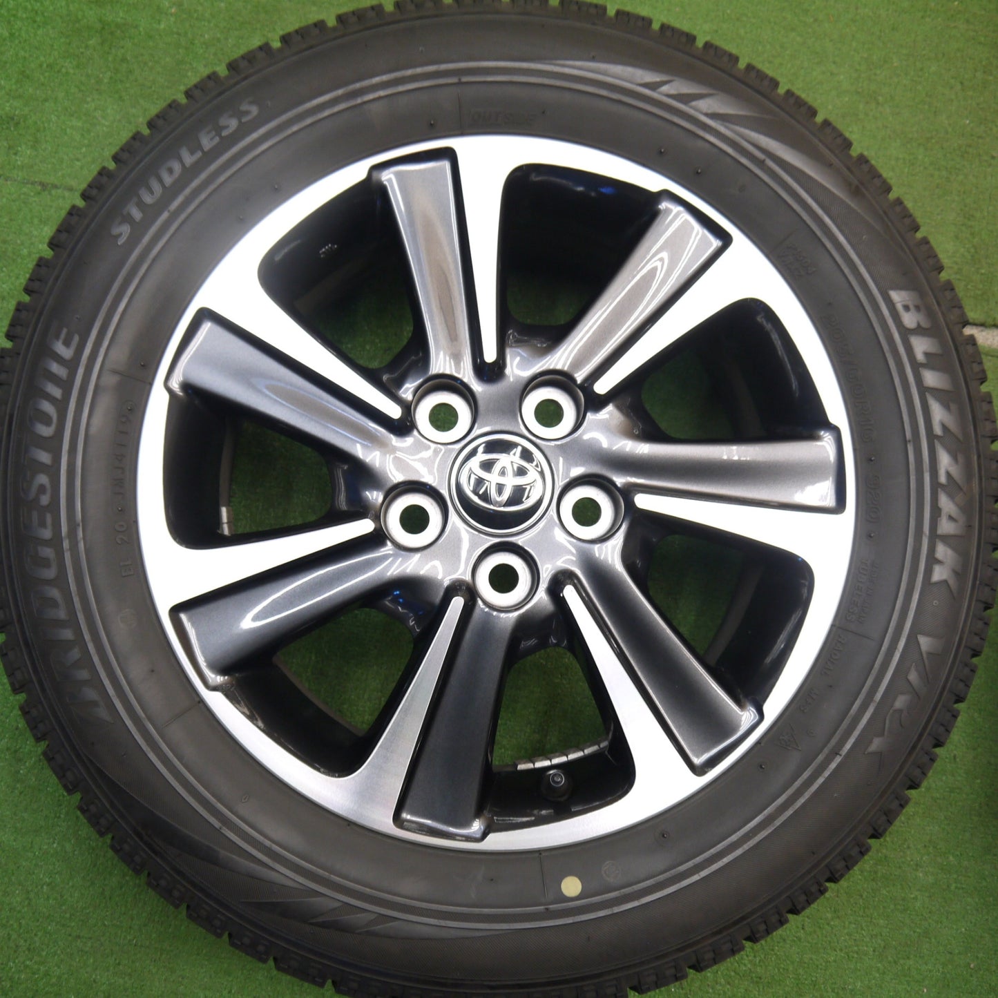 キレイ★トヨタ 80系 ノア ヴォクシー 純正 205/60R16 スタッドレス ブリヂストン ブリザック VRX 16インチ PCD114.3/5H★5041502Hス
