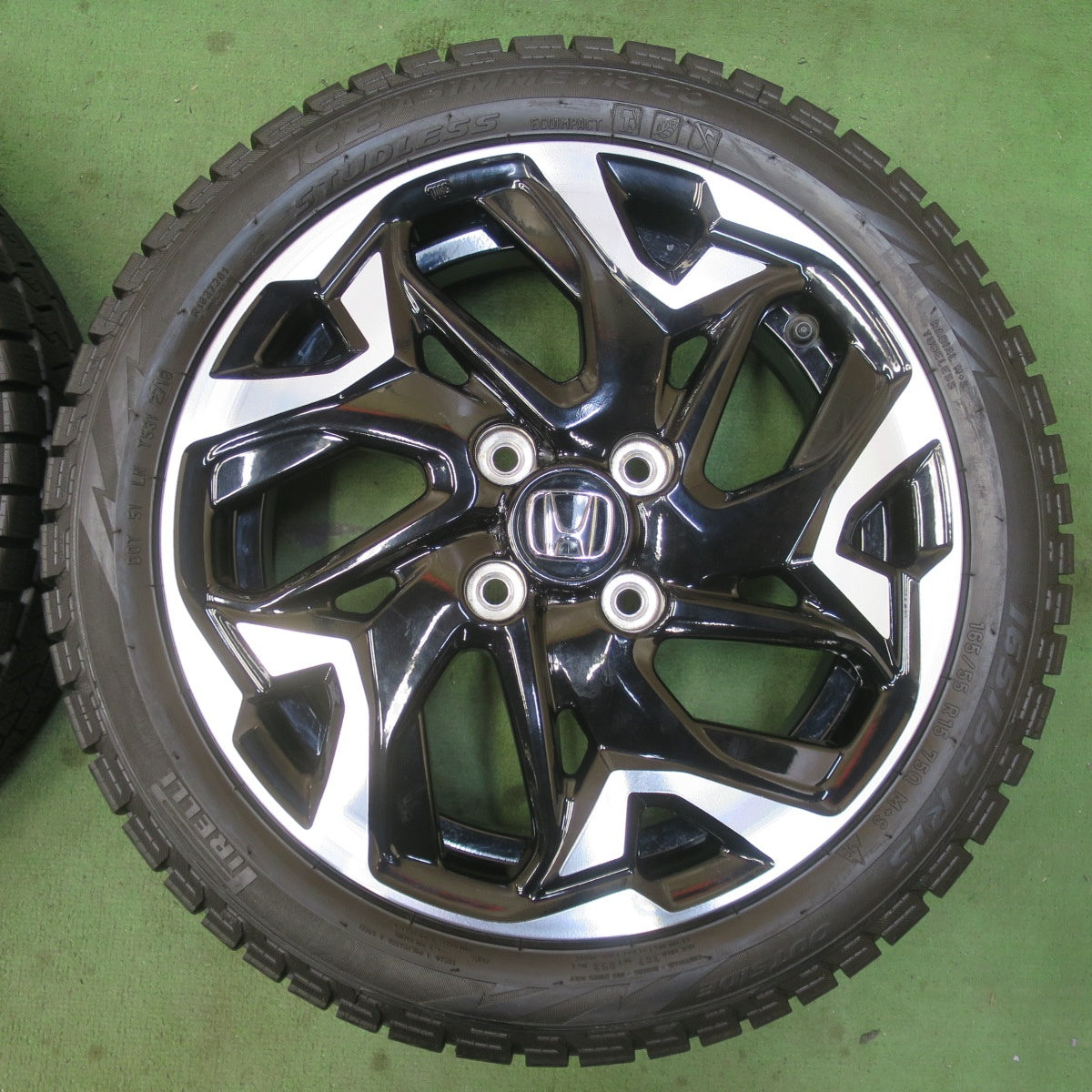 バリ溝！キレイ！8.5分★ホンダ N-BOX カスタム 純正 165/55R15 スタッドレス ピレリ アイスアシンメトリコ 15インチ PCD100/4H★6021705イス