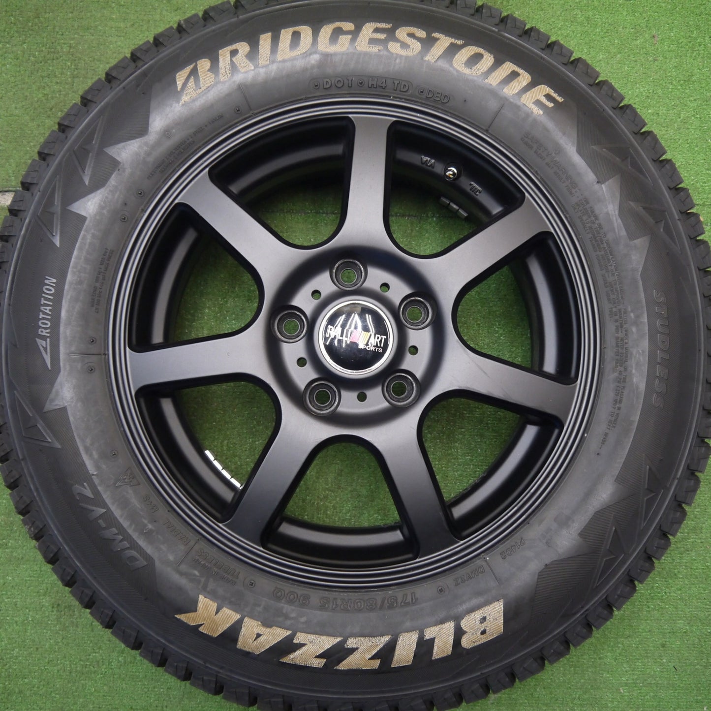 [送料無料] バリ溝！9.5分★スタッドレス 175/80R15 ブリヂストン ブリザック DM-V2 RALLI ART SPORTS ラリーアート 15インチ パジェロミニ 等 PCD114.3/5H★5031809Hス