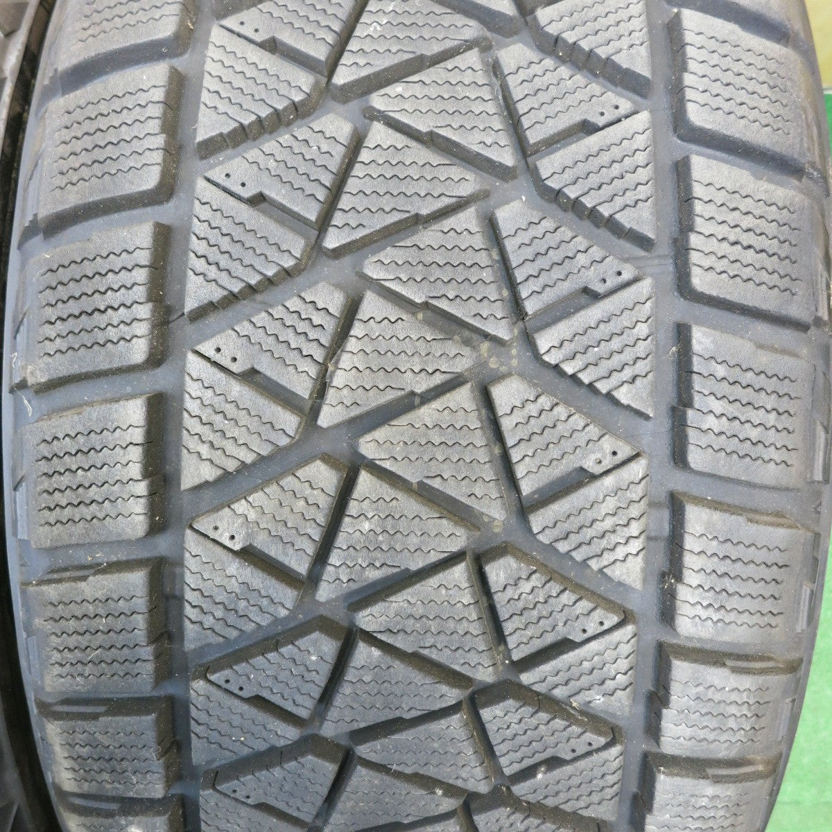 バリ溝！9.5分★トヨタ ランクル 200 ZX 純正 285/50R20 スタッドレス ブリヂストン ブリザック DM-V2 20インチ PCD150/5H★6010809HAス