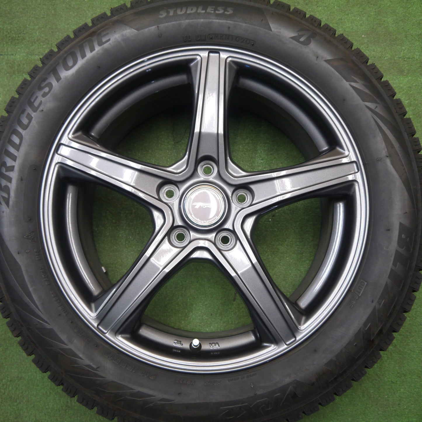 バリ溝！キレイ！9.5分★スタッドレス 215/55R17 ブリヂストン ブリザック VRX2 TOPRUN トップラン 17インチ PCD114.3/5H★6021807Hス