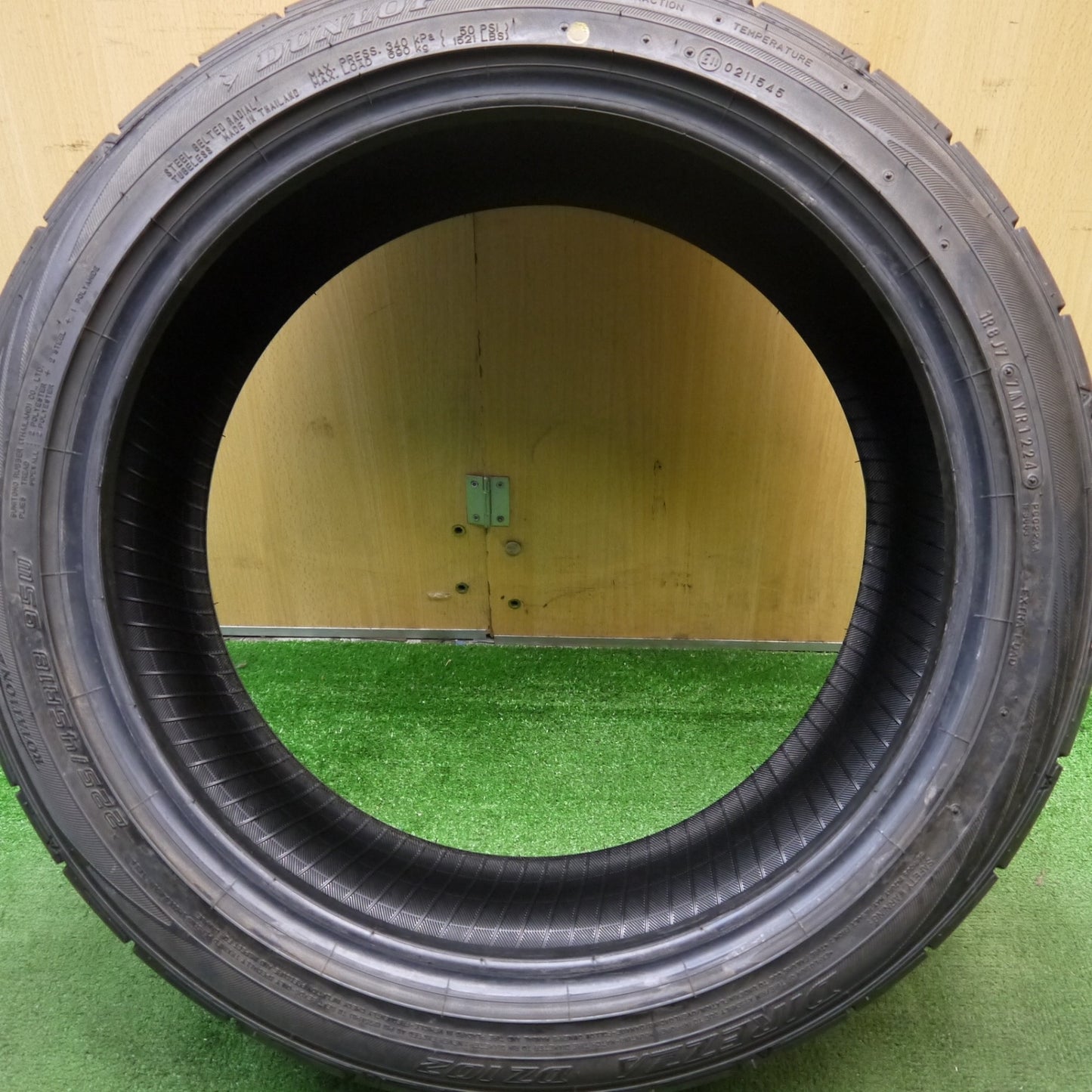 未使用！24年！1本★225/45R18 ダンロップ DIREZZA DZ102 ディレッツァ 18インチ ジューク ジェイド レガシー レヴォーグ 等★5060606Hノタ
