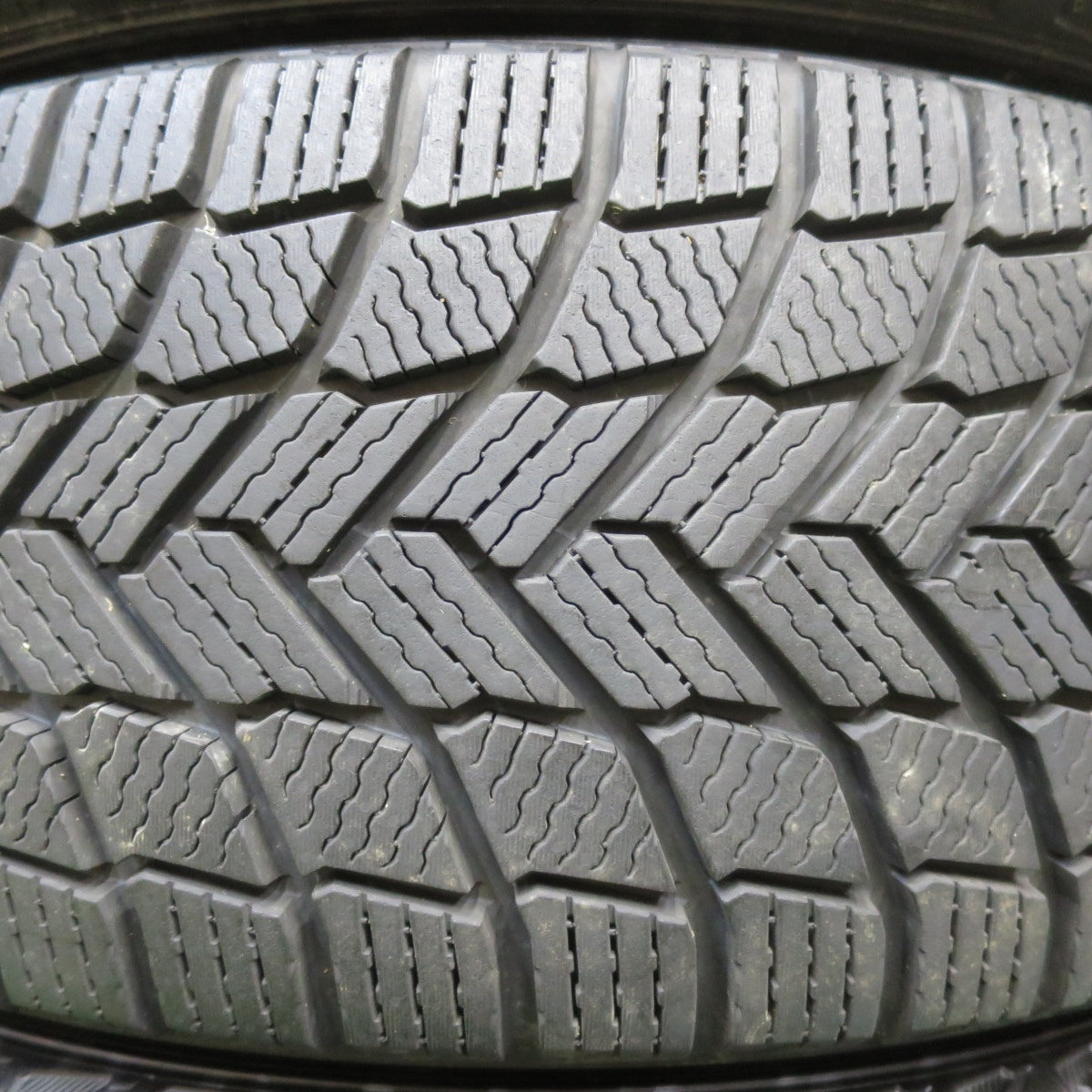 [送料無料] バリ溝！21年！キレイ！9.5分★スタッドレス 225/50R18 ミシュラン X-ICE SNOW Humanline ヒューマンライン 18インチ PCD114.3/5H★4111403イス