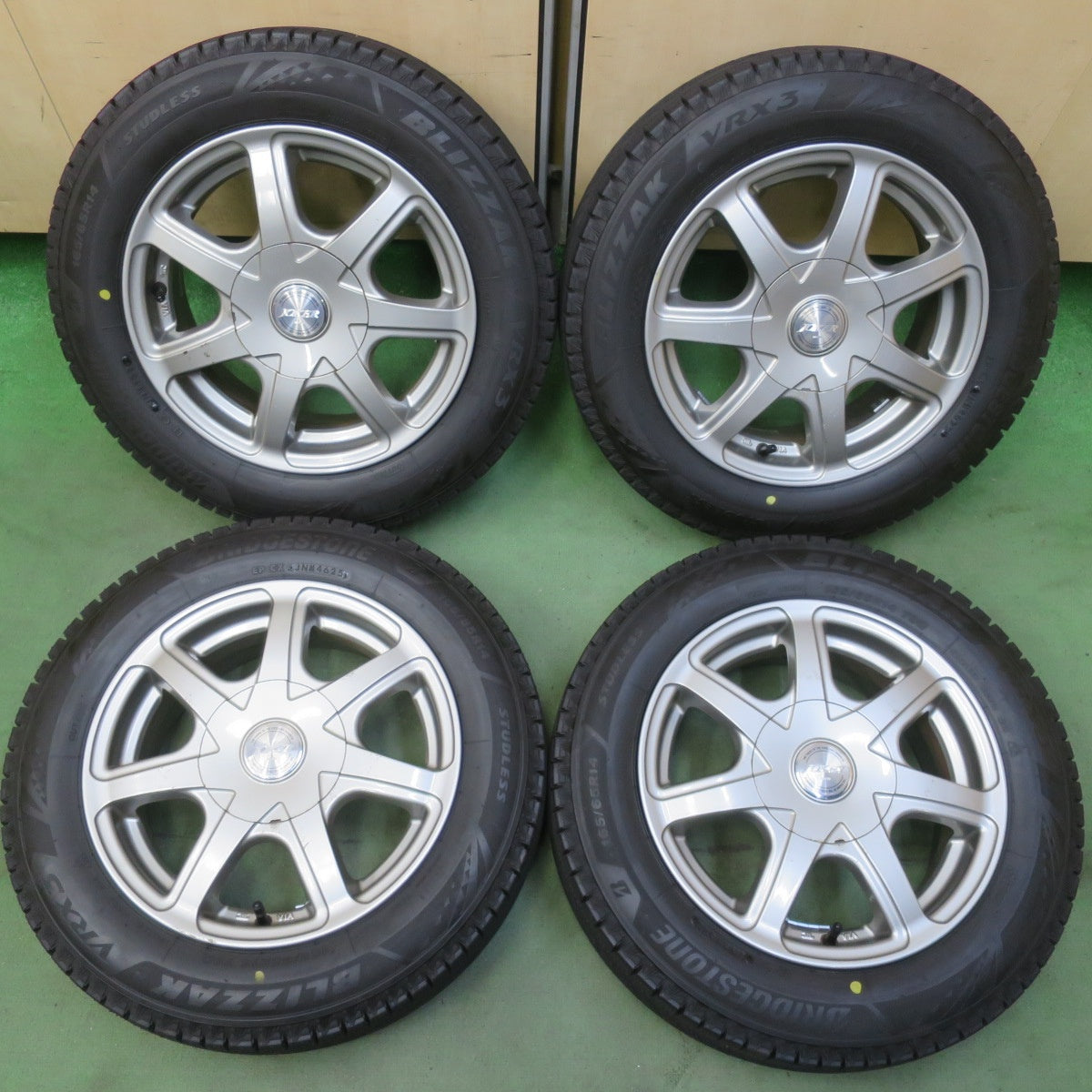 バリ溝！25年！ほぼ10分◎スタッドレス 165/65R14 ブリヂストン ブリザック VRX3 JOKER ジョーカー 14インチ PCD100 114.3/4H マルチ◎6070806イス