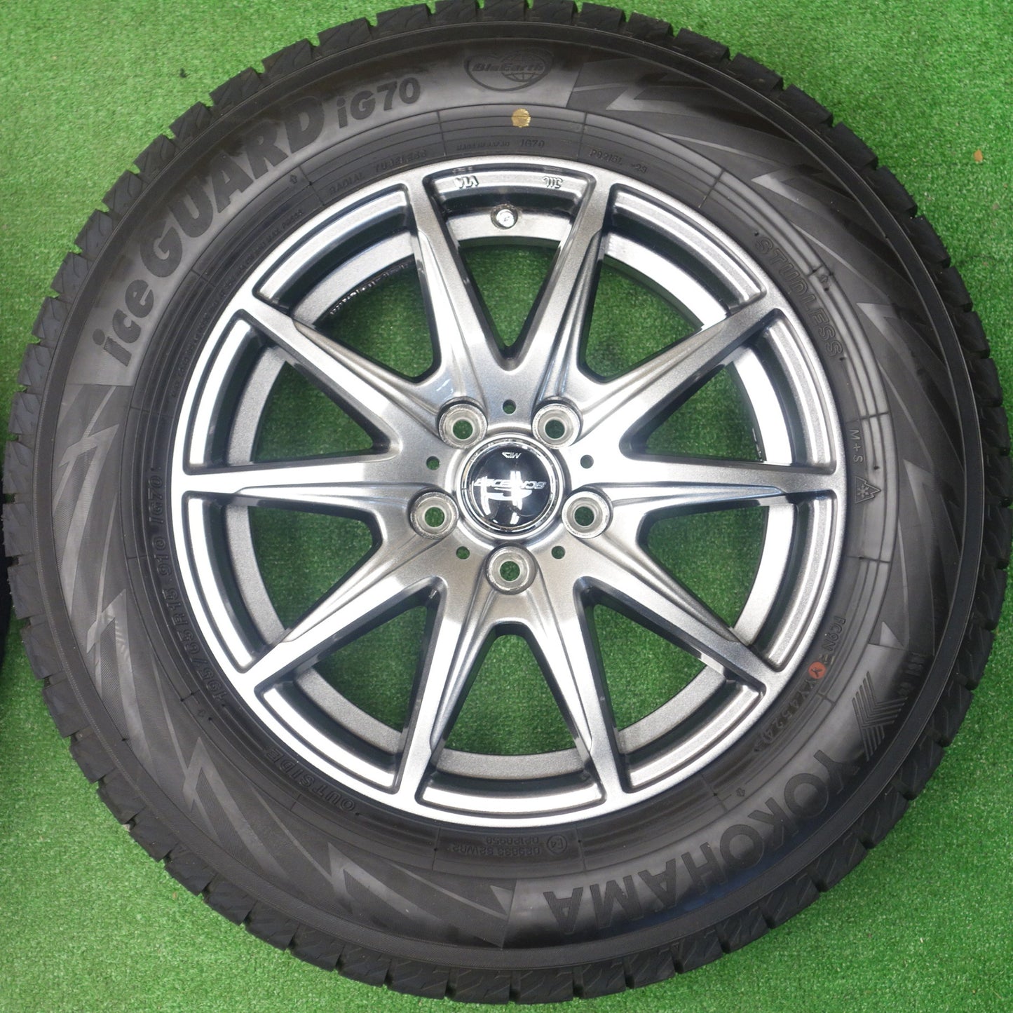ほぼ未使用！24年！キレイ★プリウス 等 195/65R15 スタッドレス ヨコハマ アイスガード iG70 SCHNEIDER MID シュナイダー 15インチ PCD100/5H★6021201KTス