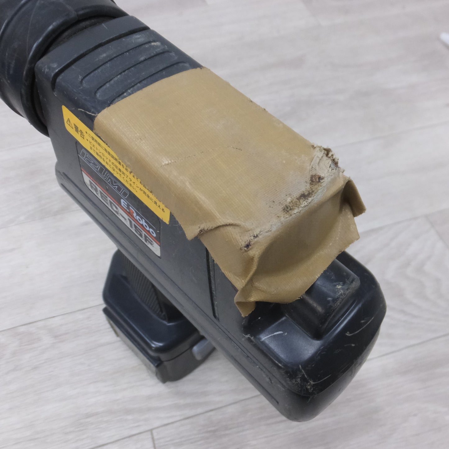 [送料無料] 付属品付き◆泉精機 IZUMI 電動 油圧式 工具 充電式 12V REC-15F バッテリー 充電器 ケース ダイス 付き 電動 工具◆