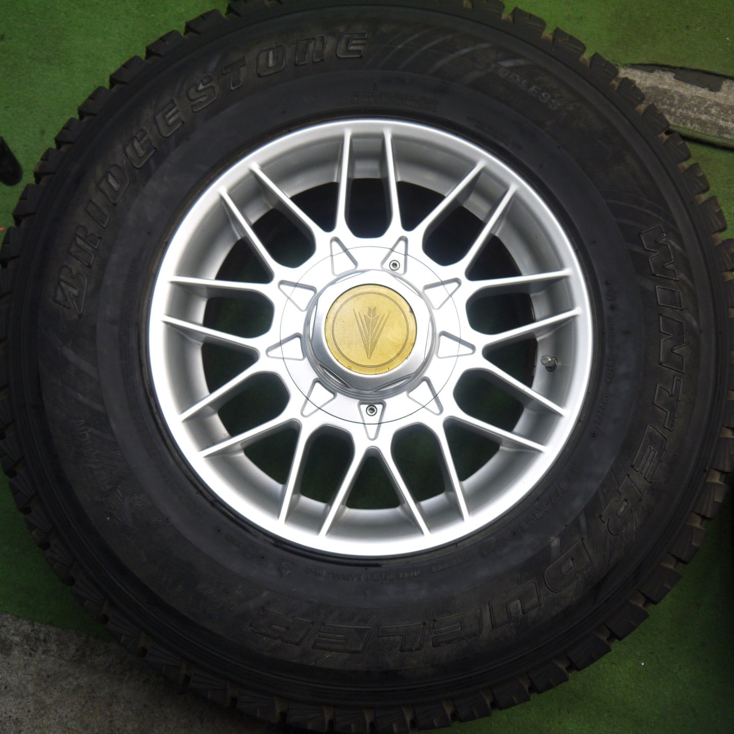 バリ溝！キレイ！9.5分★ランクル 等 275/70R16 スタッドレス ブリヂストン ウインター デューラー DM-Z2 weds ウェッズ 16インチ PCD150/5H★5091702Hス