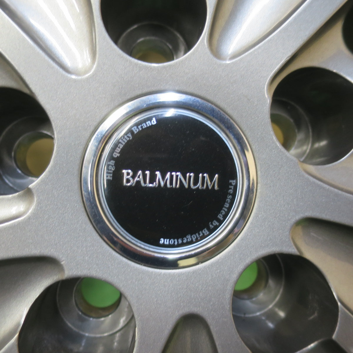 バリ溝！22年！キレイ！9.5分◎スタッドレス 205/60R16 ブリヂストン ブリザック VRX3 BALMINUM AR12 バルミナ 16インチ PCD114.3/5H◎6062406イス