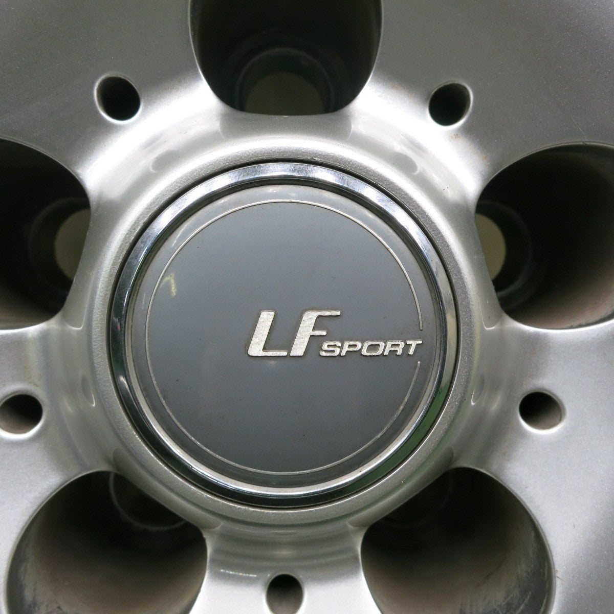 *送料無料* センサー付！バリ溝！22年！9分★レクサス LS等 LF SPORT 235/50R18 スタッドレス ヨコハマ アイスガード iG70 PCD120/5H★4060102HAス