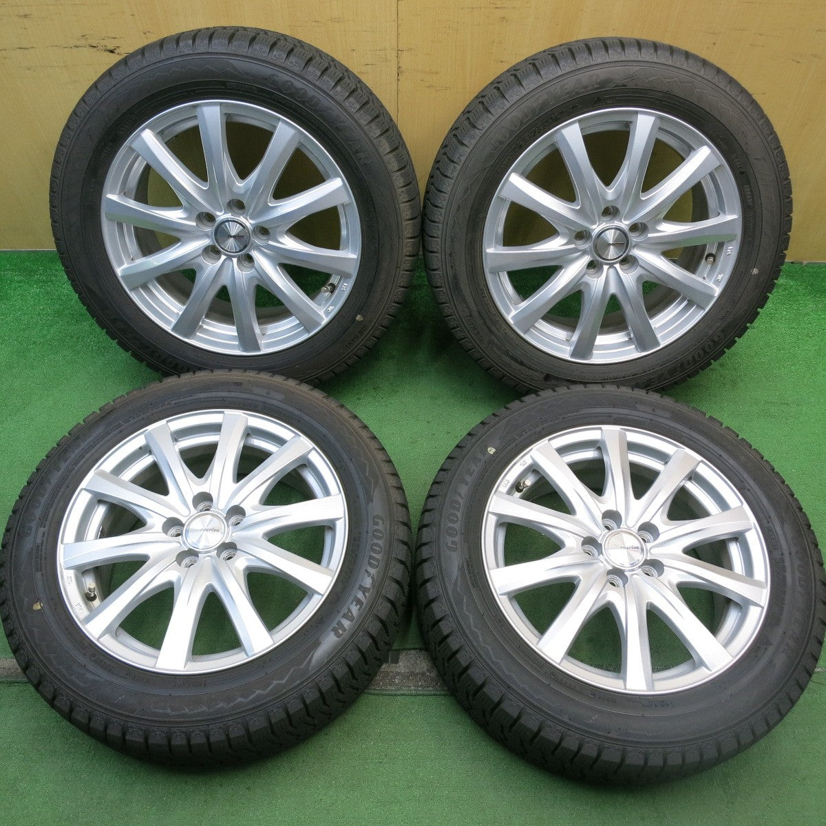 バリ溝！22年！キレイ！8.5分★インプレッサ 等 205/55R16 スタッドレス グッドイヤー アイスナビ8 ravrion RS01 ラブリオン 16インチ PCD100/5H★5071902HAス