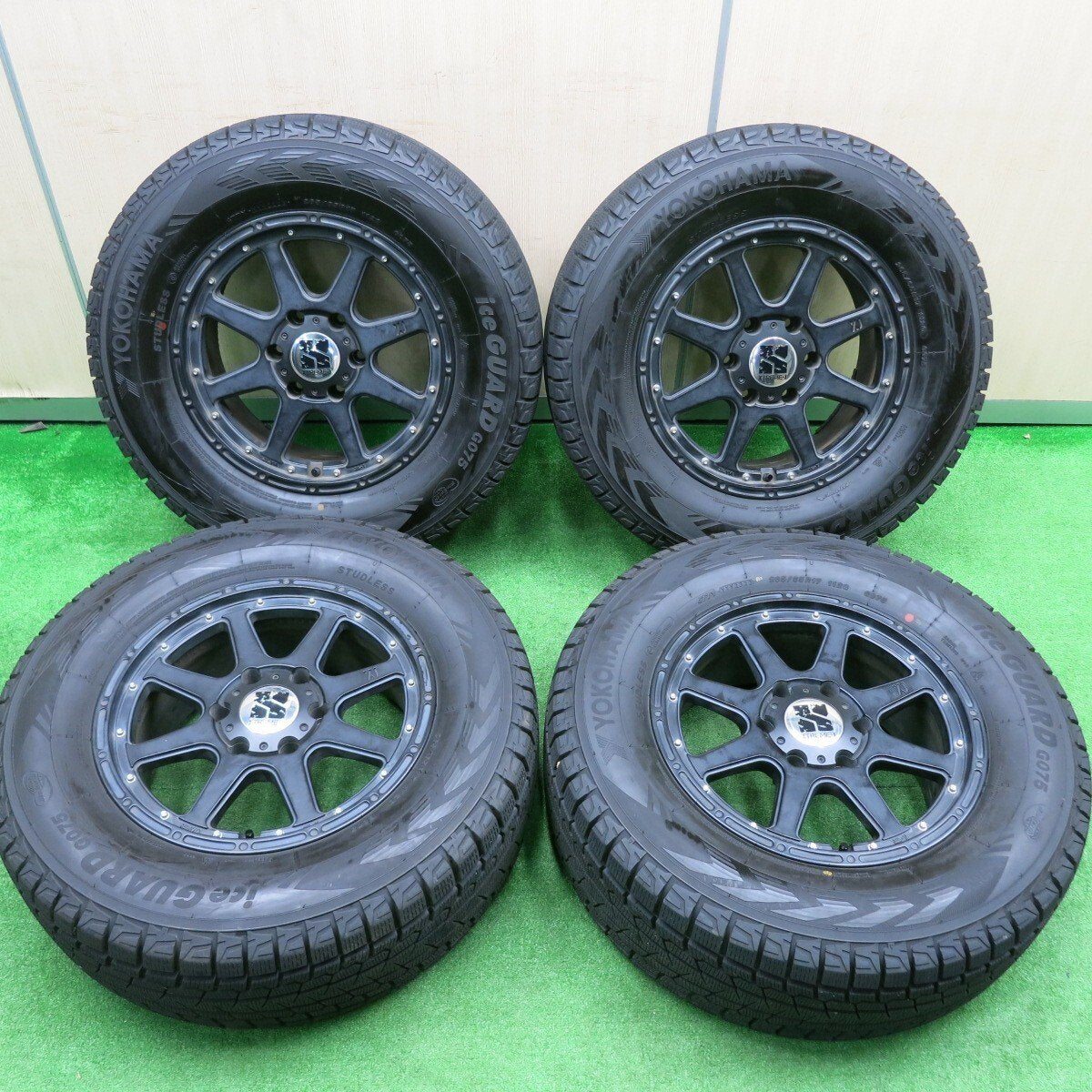 バリ溝！23年！キレイ！9.5分以上★スタッドレス XTREME-J 265/65R17 ヨコハマ アイスガード G075 XJ PCD139.7/6H★4100601HAス