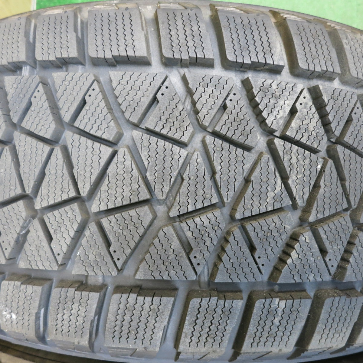 ほぼ未使用！キレイ★BMW 等 AGA Welt 255/55R18 スタッドレス ブリヂストン ブリザック DM-V2 ヴェルト 18インチ PCD120/5H★6052312HAス