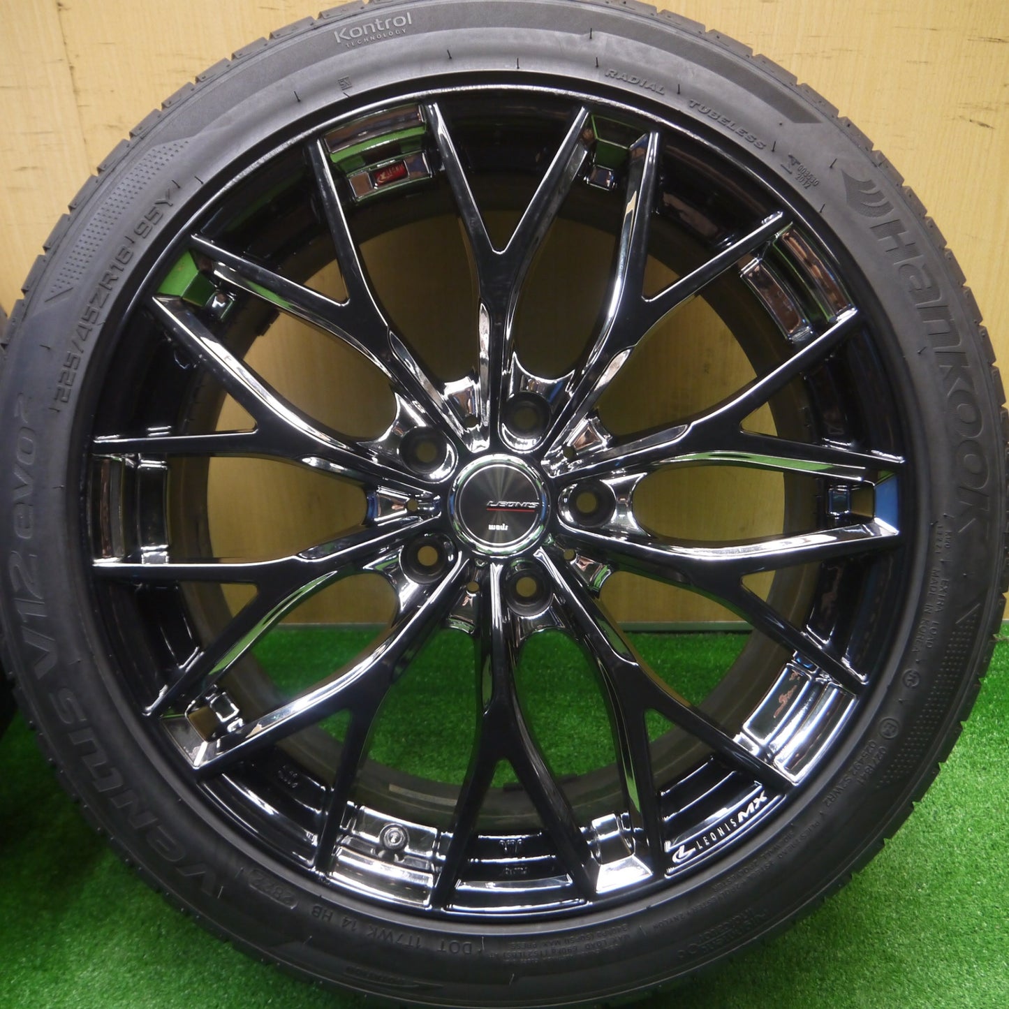 [送料無料] バリ溝！22年！8.5分★LEONIS MX 225/45R18 ハンコック ベンタス V12 evo2 レオニス 18インチ PCD114.3/5H★4091704Hノ