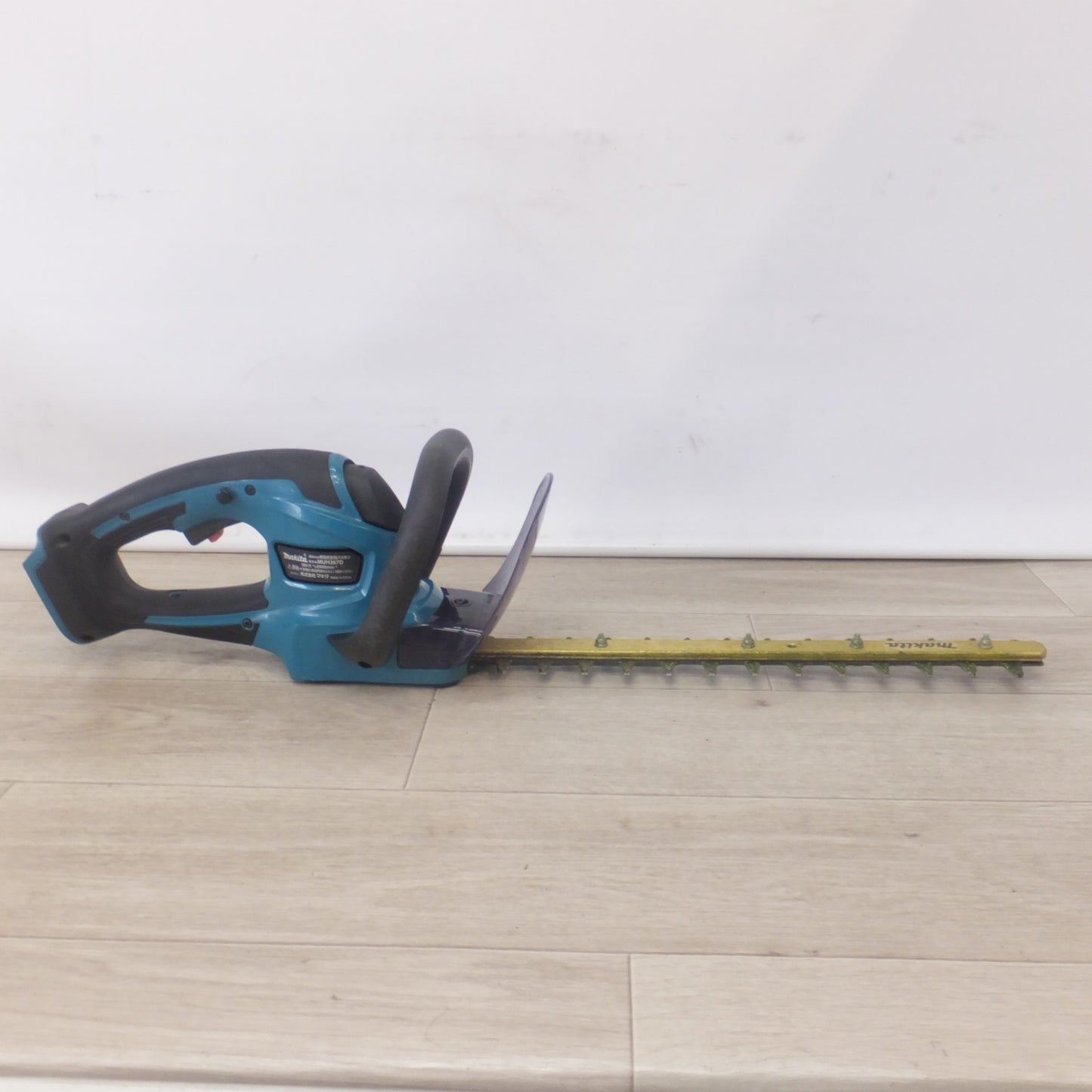 [送料無料] ★マキタ makita 360mm 充電式生垣バリカン MUH367D 18V 本体のみ★