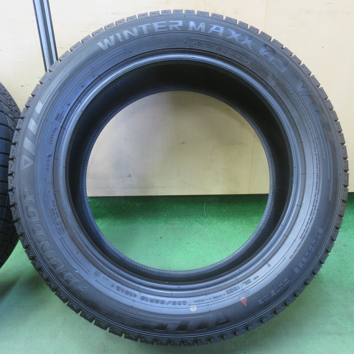 超バリ溝！22年！9.5分以上★スタッドレス 235/55R19 ダンロップ ウインターマックス 03 タイヤ 19インチ クラウン セダン レクサス RX 等★6051509イスタ