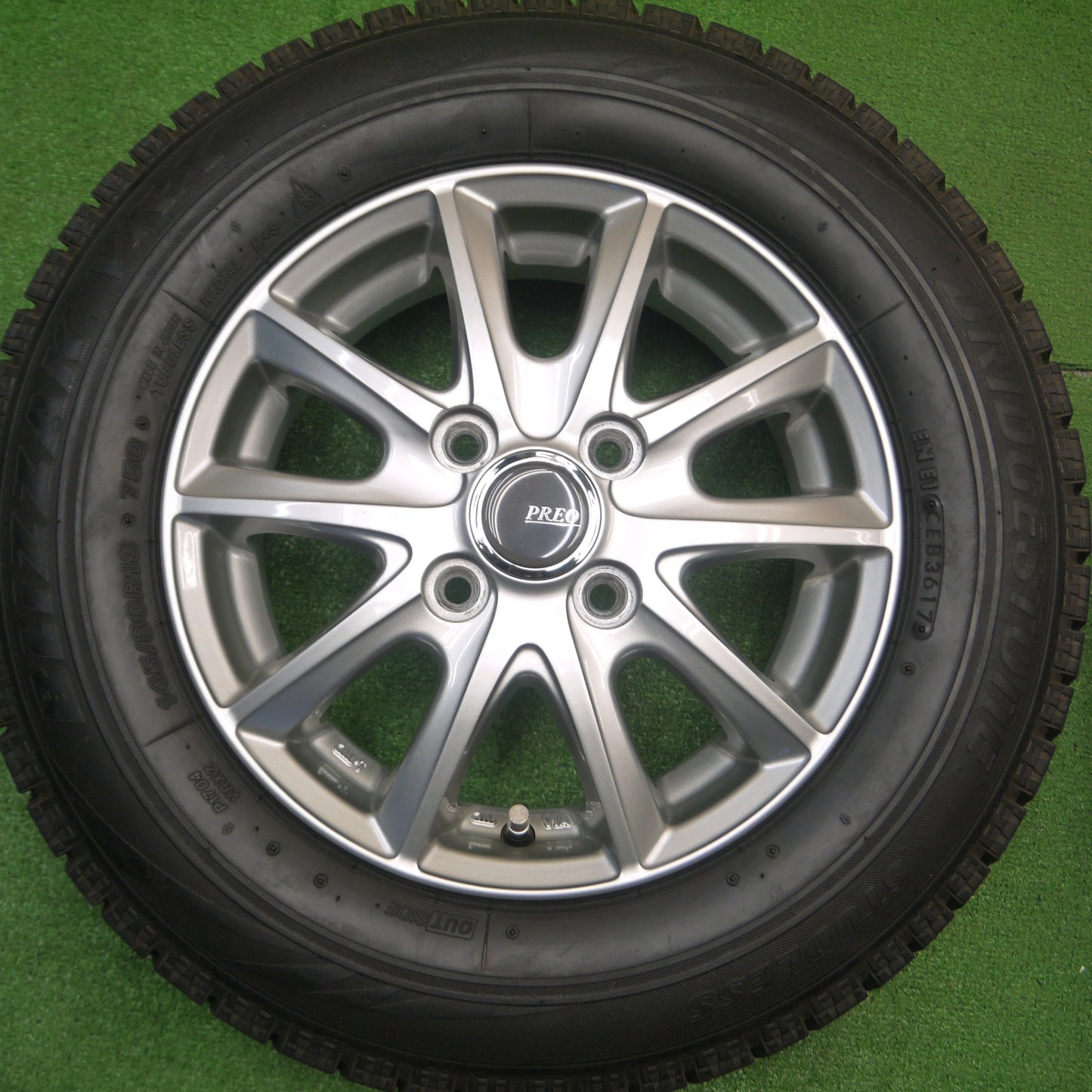 [送料無料] バリ溝！キレイ！8.5分★スタッドレス 145/80R13 ブリヂストン ブリザック VRX PREO プレオ 13インチ PCD100/4H★4111204Hス