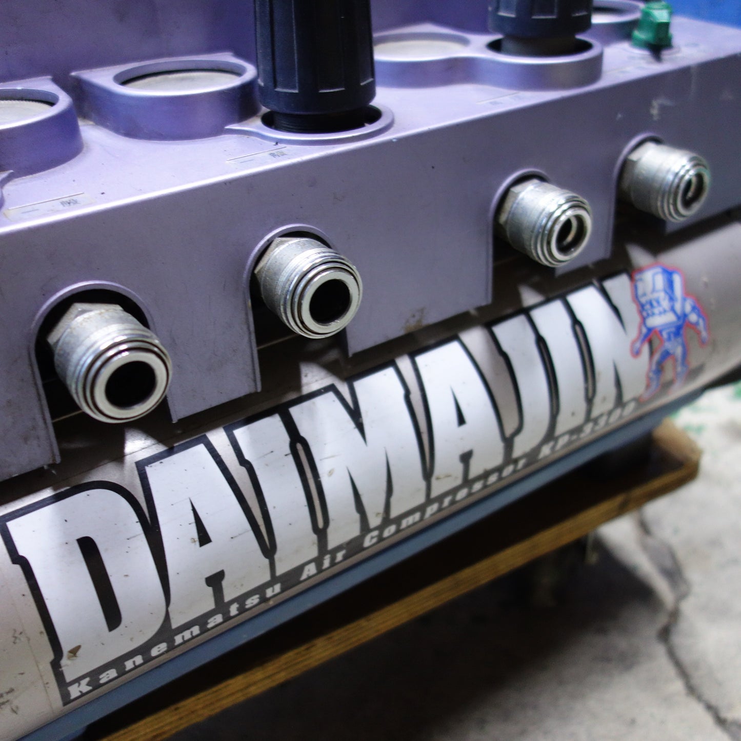 [送料無料] ◆カネマツ 高圧 エア コンプレッサー 大魔神 DAIMAJIN 100V KP-3300 KANEMATSU◆