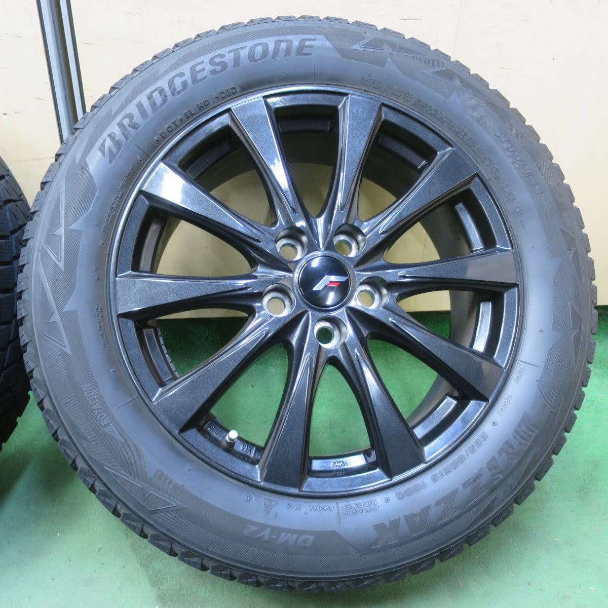 キレイ★40系 アルファード 等 LEHRMEISTER LF-IZOLA2 225/60R18 スタッドレス ブリヂストン ブリザック DM-V2 レアマイスター 18インチ PCD120/5H★6042511イス