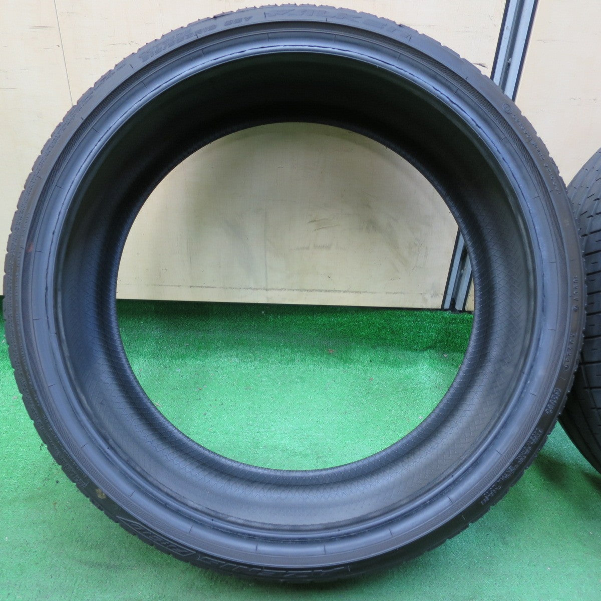 *送料無料* バリ溝！24年！9.5分★215/35R19 ファルケン アゼニス FK510 タイヤ 19インチ プリウス ウィッシュ 86 BRZ 等★4080403イノタ