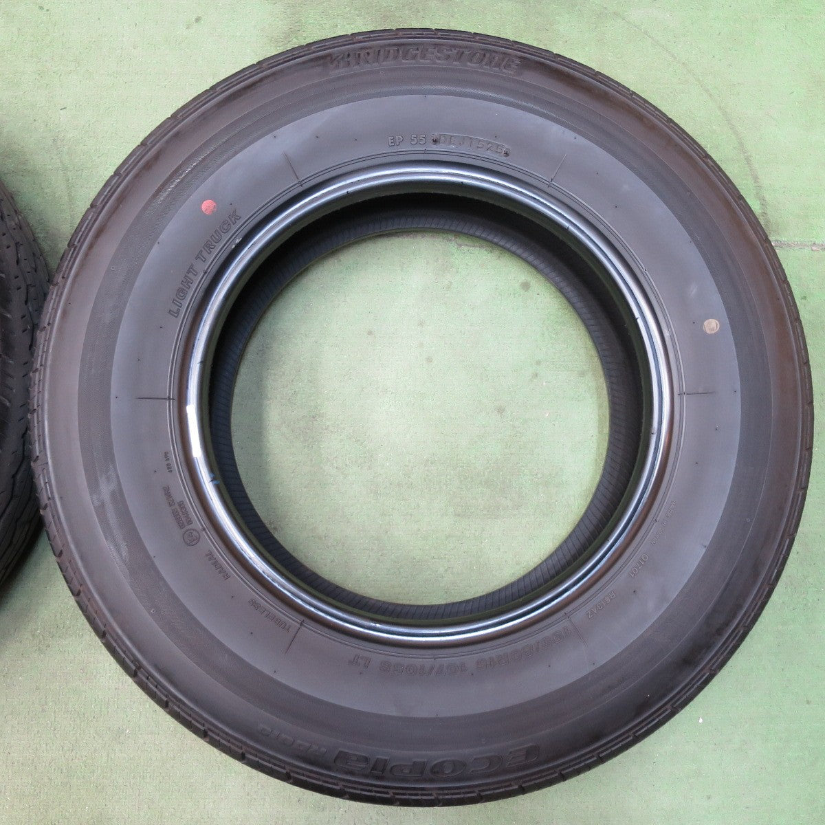 バリ溝！25年！9分★195/80R15 107/105S ブリヂストン エコピア RD613 タイヤ 15インチ ハイエース キャラバン 等★5121001イノタ