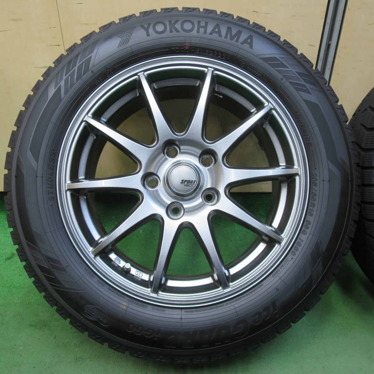 バリ溝！23年！キレイ！ほぼ10分★スタッドレス 205/60R16 ヨコハマ アイスガード iG60 SPORT ABELIA スポルト アベリア 16インチ PCD114.3/5H★5092001イス