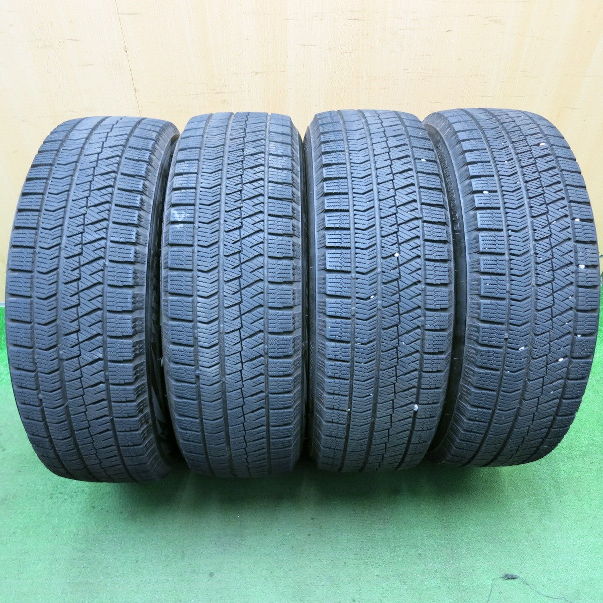 バリ溝！21年！キレイ！9分★スタッドレス 205/65R16 ブリヂストン ブリザック VRX2 Strategy ストラテジー 16インチ PCD114.3/5H★5062201HAス