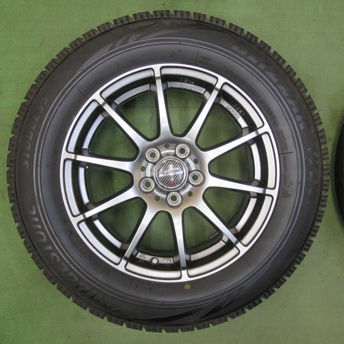 バリ溝！キレイ！8.5分★プリウス 等 195/65R15 スタッドレス ブリヂストン ブリザック VRX SCHNEIDER シュナイダー 15インチ PCD100/5H★5112805TTス