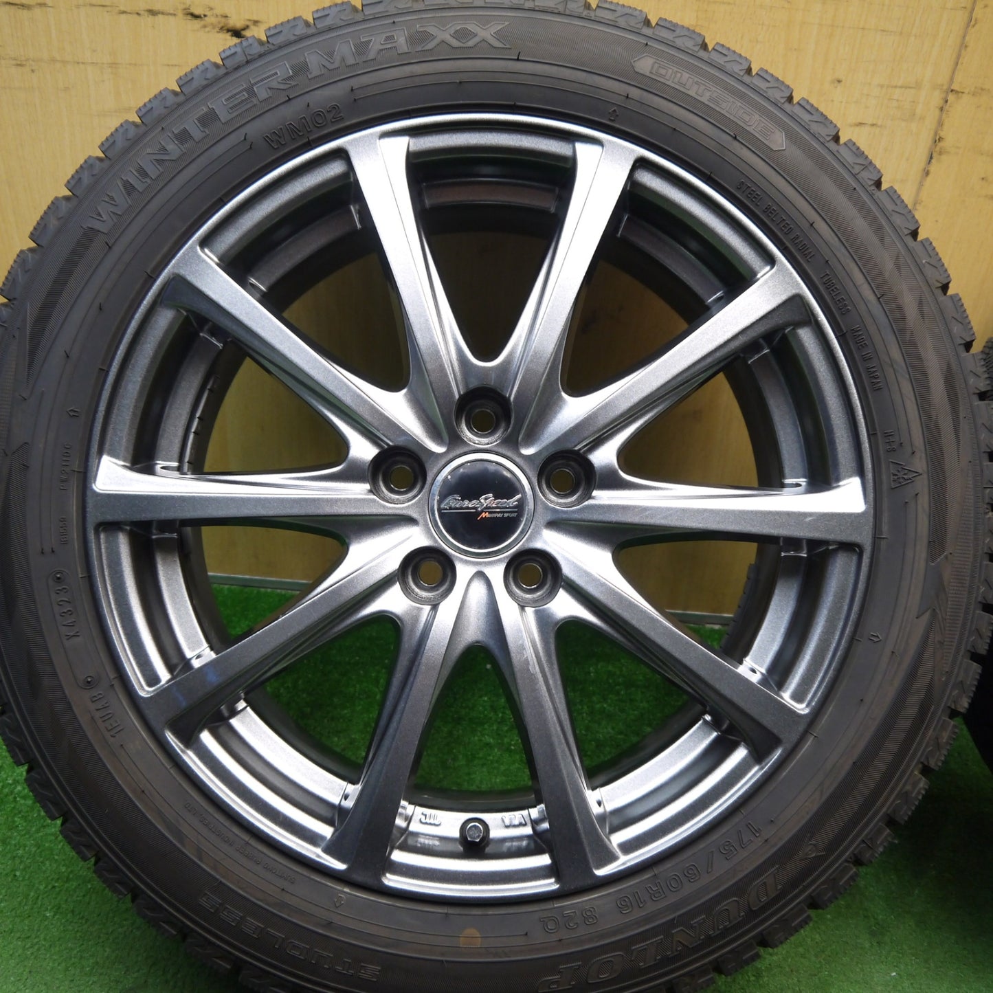 バリ溝！23年！キレイ！9.5分以上★ラクティス 等 175/60R16 スタッドレス ダンロップ ウインターマックス WM02 EuroSpeed MANARAY SPORT PCD100/5H★5070705Hス