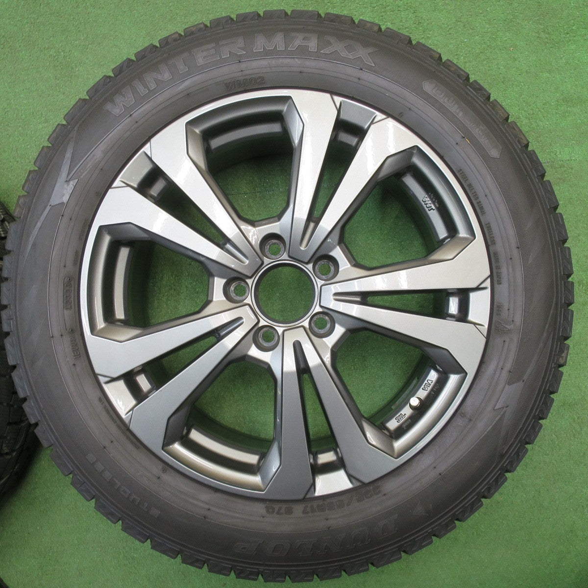 バリ溝！23年！キレイ！9.5分★ベンツ 等 ADVANCE LINE SV-1 225/55R17 スタッドレス ダンロップ ウインターマックス WM02 アドバンスライン 17インチ PCD112/5H★6021005NJス