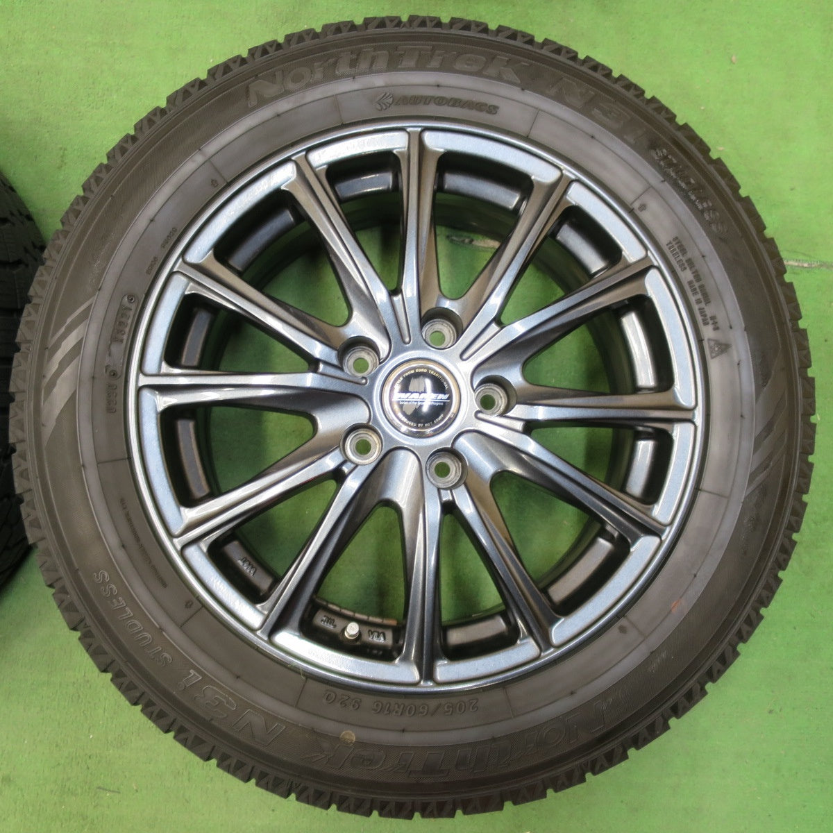 [送料無料] バリ溝！23年！キレイ！9.5分★スタッドレス 205/60R16 オートバックス ノーストレック N5 N3i WAREN W05 ヴァーレン 16インチ PCD114.3/5H★4123013イス