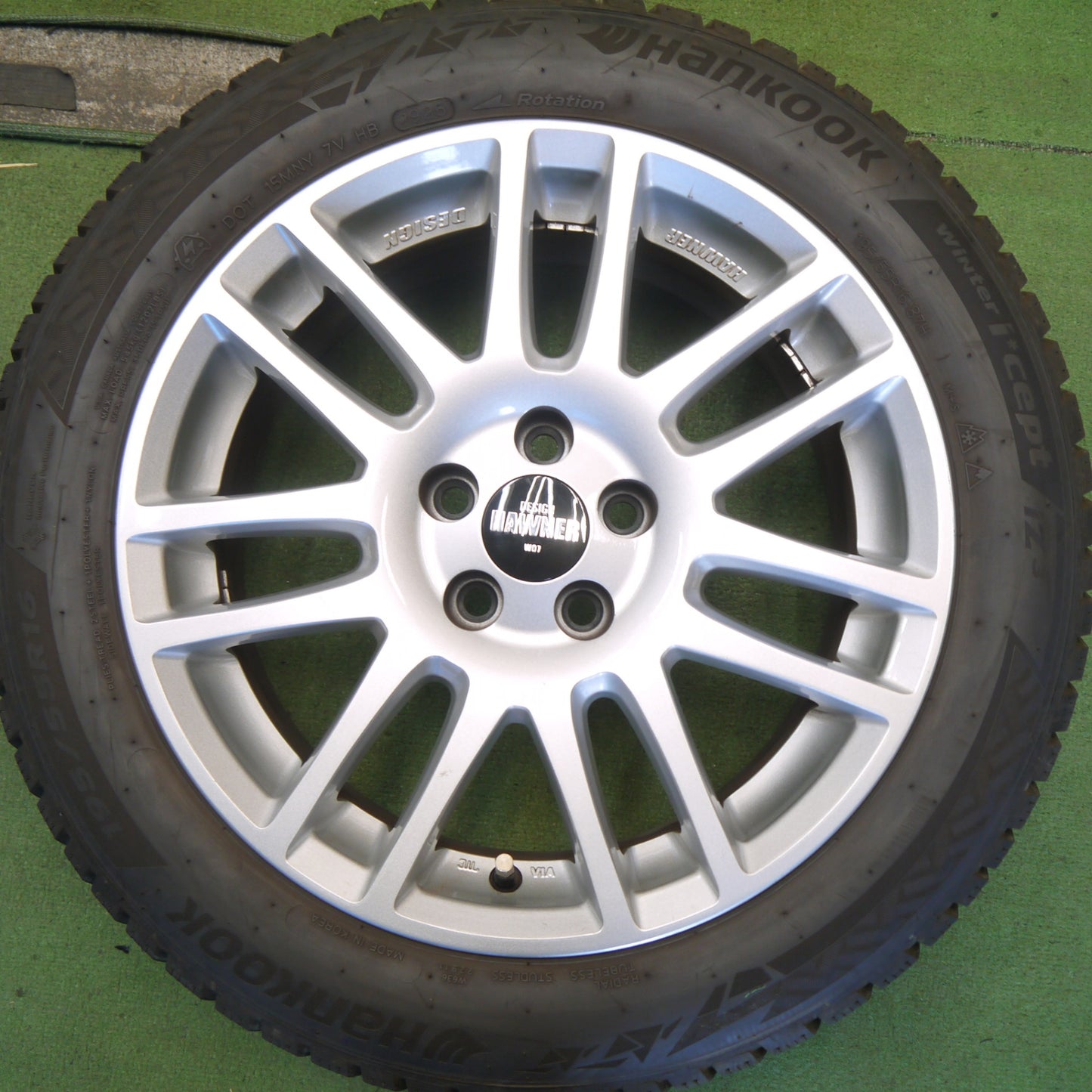 ほぼ未使用！25年！キレイ◎ワーゲン 等 195/55R16 スタッドレス ハンコック ウインター アイセプト IZ3 DESIGN HAWNER W07 ハウナー デザイン 16インチ PCD100/5H◎6082105Hス