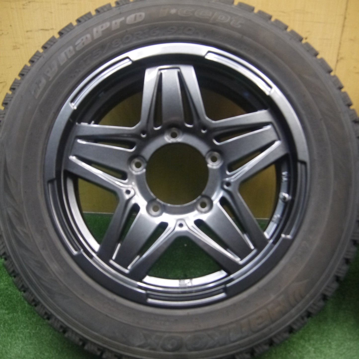 [送料無料] バリ溝！20年！キレイ！9.5分★ジムニー 等 175/80R16 HotStuff マッドクロス JB-01 スタッドレス ハンコック ダイナプロ アイセプト 16インチ PCD139.7/5H★4102305Hス