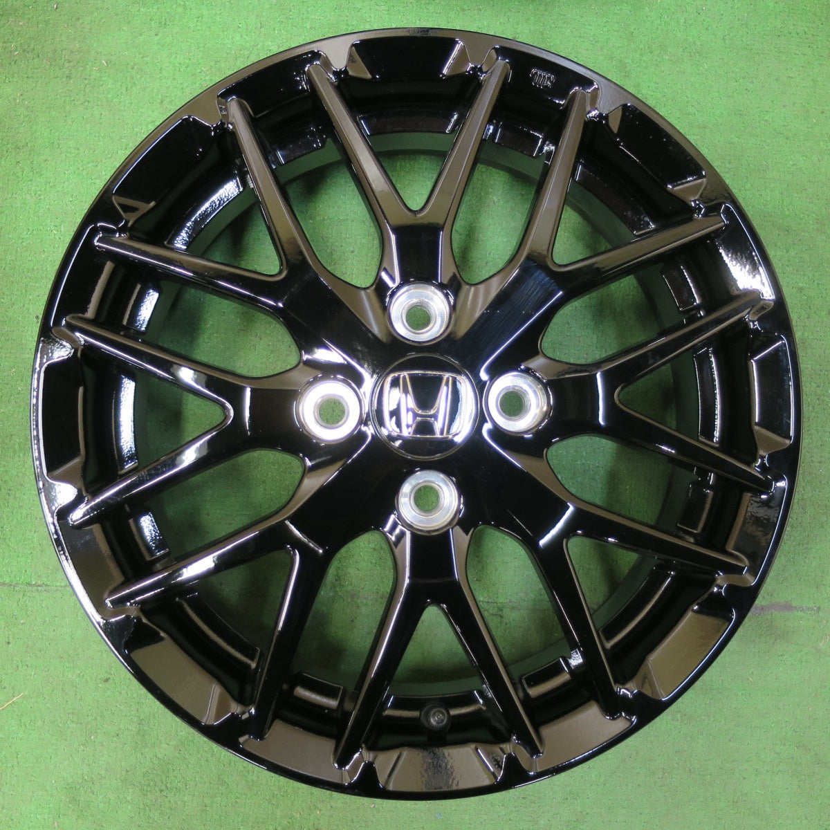 [送料無料] 新車外し！付属品付き★ホンダ N-ONE RS 純正 ENKEI ホイール 15インチ 15×4.5J エンケイ N-BOX カスタム 等 PCD100/4H★4102905イホ