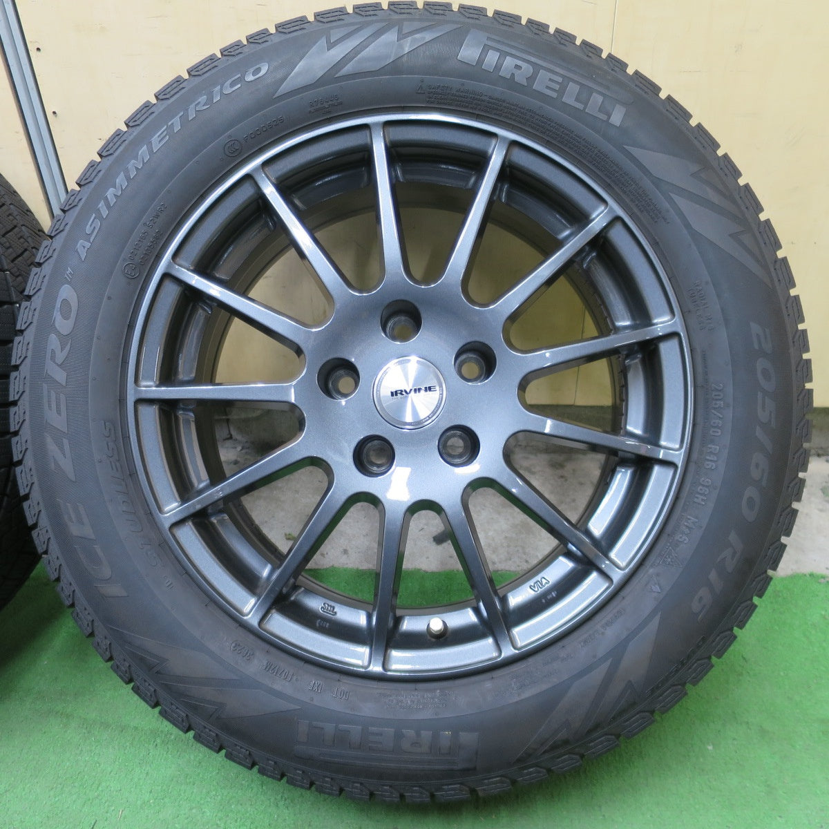 バリ溝！23年！キレイ！8.5分◎BMW 等 IRVINE F01 205/60R16 スタッドレス ピレリ アイスゼロ アシンメトリコ アーヴィン 16インチ PCD112/5H◎6092804NGス