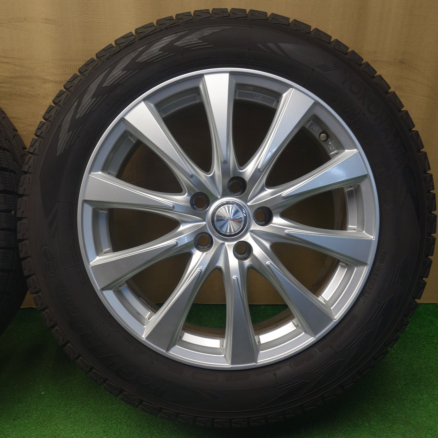バリ溝！キレイ！9分★スタッドレス 225/60R18 ヨコハマ アイスガード G075 JOKER ジョーカー 18インチ PCD114.3/5H★6031902KTス