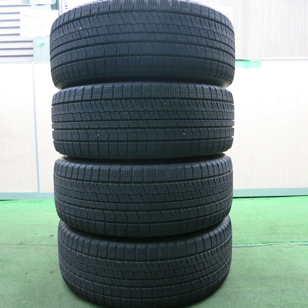 *送料無料* バリ溝！9分★レクサス等 Delmore 245/40R20 スタッドレス ブリヂストン ブリザック VRX2 デルモア PCD120/5H★4042804HAス