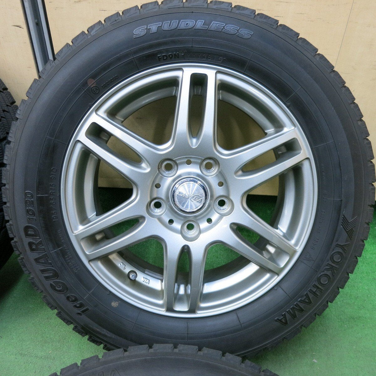 バリ溝！9分★スタッドレス 195/65R15 ヨコハマ アイスガード iG20 LAYCEA レイシア 15インチ PCD114.3/5H★5013005SYス