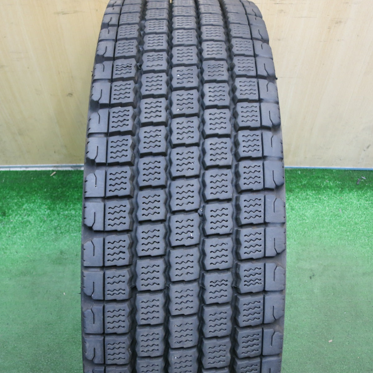 1本価格！25年★トラック タイヤ 245/70R19.5 136/134J スタッドレス ブリヂストン エコピア W911 Ⅱ 19.5インチ★6072905KKスタ
