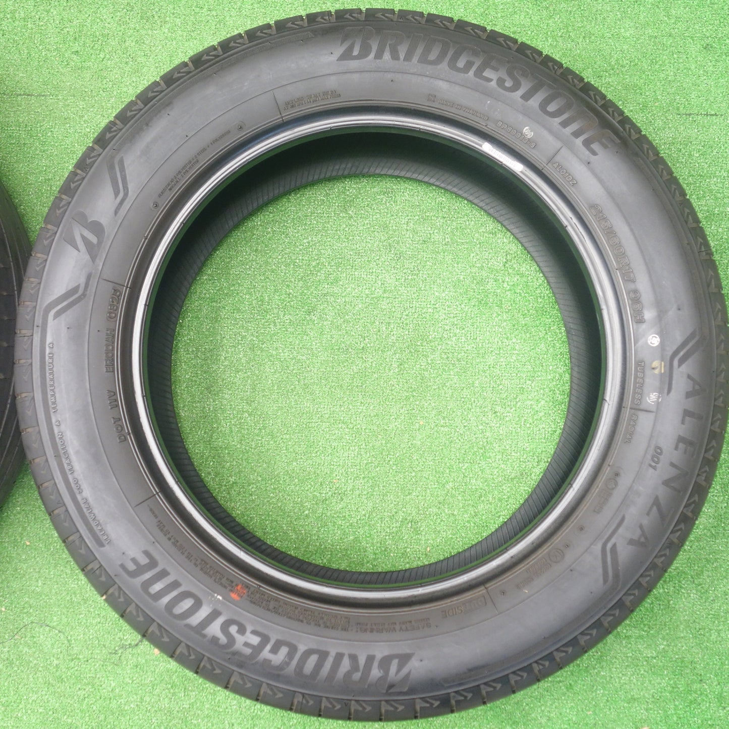 バリ溝！25年！9.5分★215/60R17 ブリヂストン アレンザ 001 ALENZA タイヤ 17インチ カローラクロス C-HR ハイエース アルファード エルグランド 等★6011703KTノタ